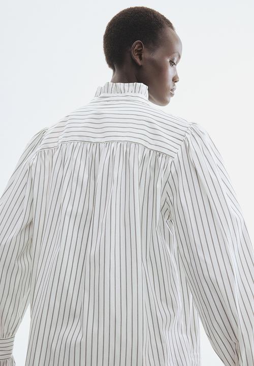 H&M - Frill-trimmed blouse - white/striped