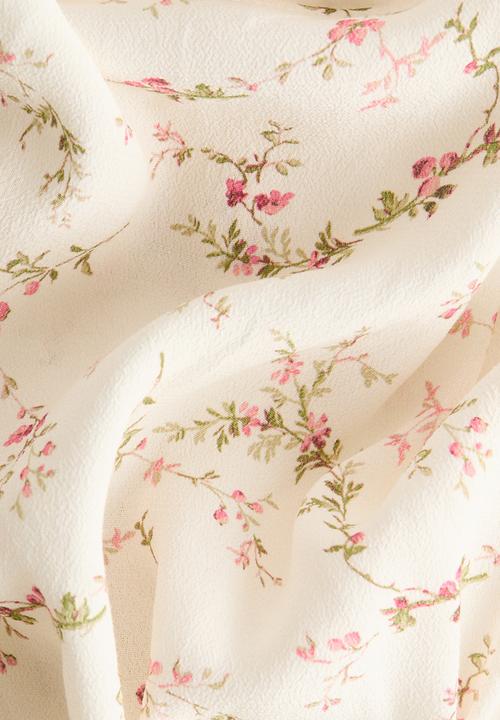 H&M - Flounce-trimmed viscose blouse - light beige/floral