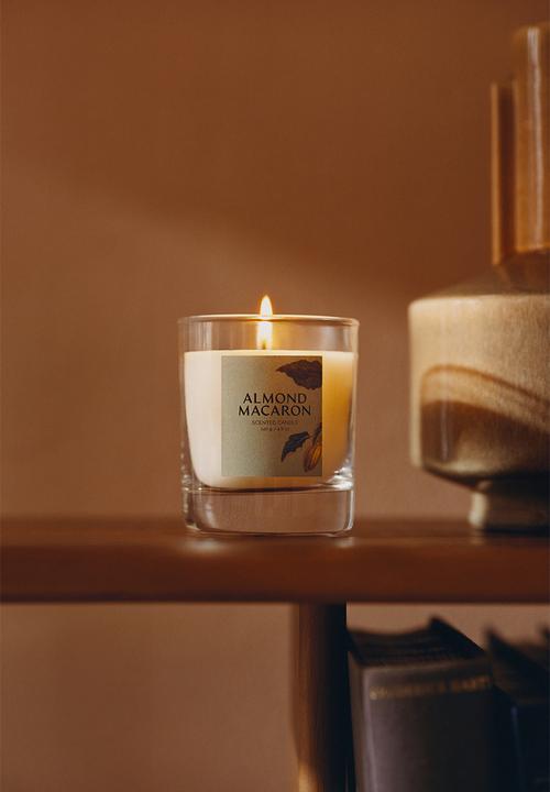 H&M - Scented candle in glass holder - almond macaron