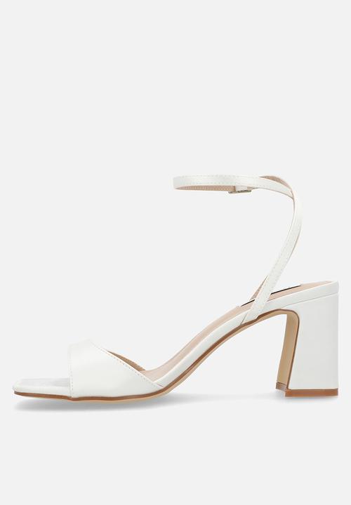 Be Mine - Cora open toe block heel ankle strap - ivory satin