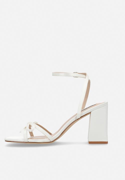 Be Mine - Tamara open toe block heel ankle strap - ivory satin