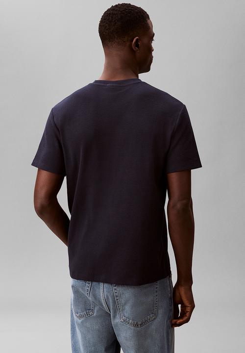 Calvin Klein - SS WAFFLE BADGE CREWNK TEE - Dark Sapphire