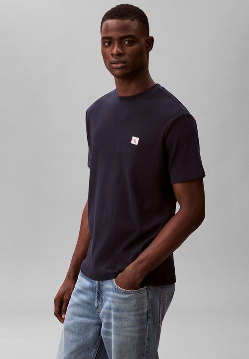 Calvin Klein - SS WAFFLE BADGE CREWNK TEE - Dark Sapphire