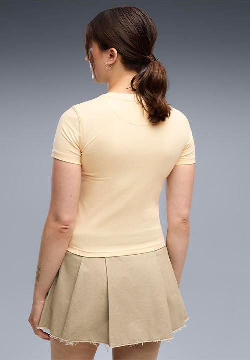 PUMA - Ess Elevated No.1 Logo Slim Short Tee - Buttercream