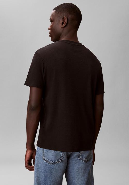 Calvin Klein - SS WAFFLE BADGE CREWNK TEE - Black