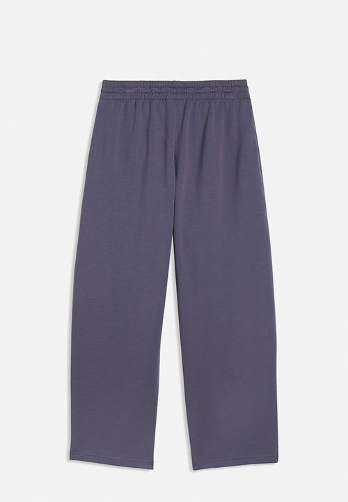 PUMA - Her Relaxed Dk Barrel Leg Pants - Inky Depths