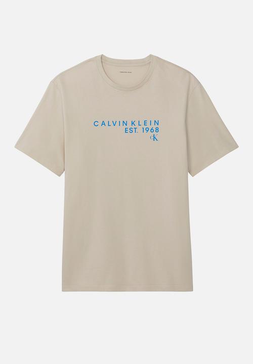Calvin Klein - SS 30S EU WHOLESALE GRAPHIC TEE - Oatmeal