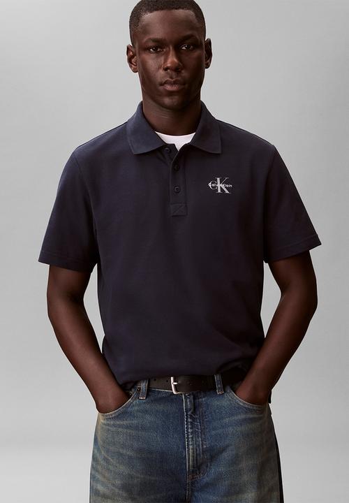 Calvin Klein - SS EASY MONOLOGO CASUAL PIQUE POLO - Dark Sapphire
