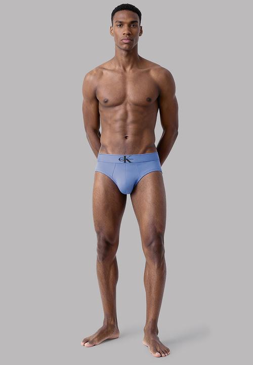 Calvin Klein - HIP BRIEF 3PK - BLACK W/ BLUE RIVER FOG/BLUE RIVER FOG W/ BLUE DESCENT/BLUE DESCENT W/ BLACK