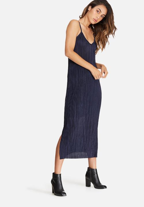 dailyfriday - Plissé v-neck midi slip dress
