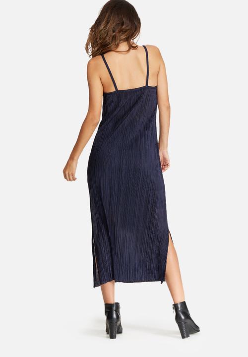 dailyfriday - Plissé v-neck midi slip dress