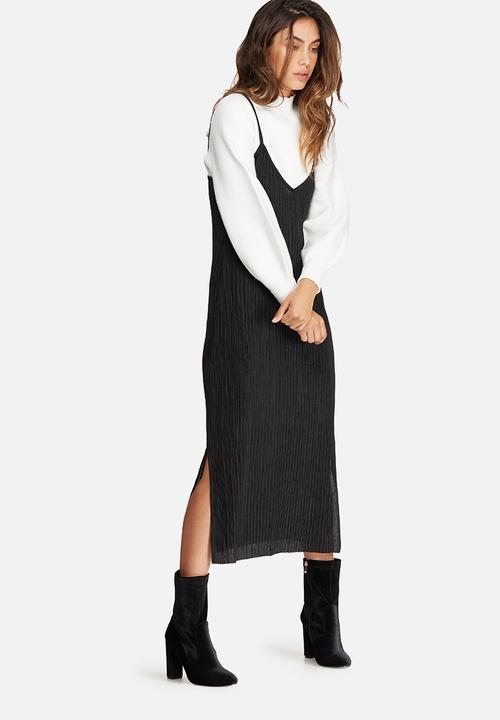dailyfriday - Plissé v-neck midi slip dress