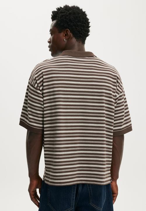 Cotton On - Box Fit Short Sleeve Polo - Chocolate Stripe