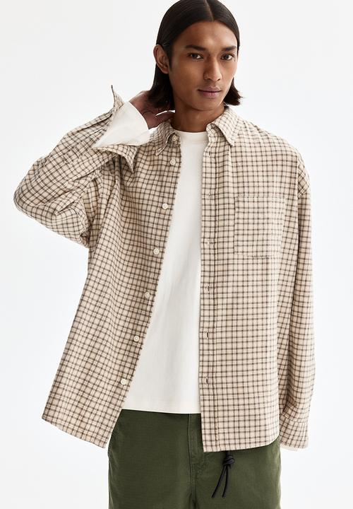 H&M - Relaxed fit cotton shirt - beige/checked
