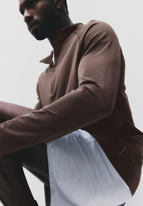 H&M - Muscle fit zip top sports top with drymove™ - brown