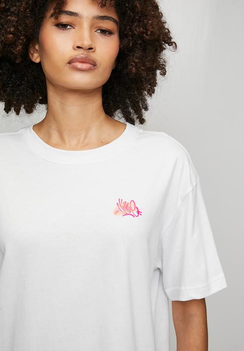 Nike - W Nsw Nk Clsc Bf Tee Grf2 - Summit White