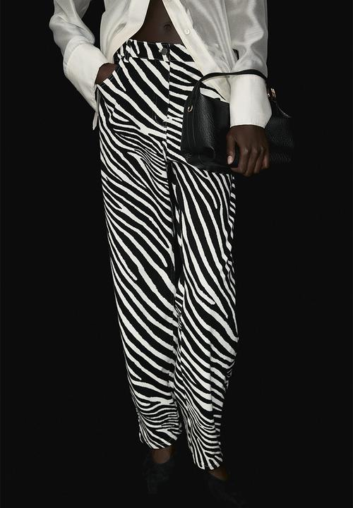 H&M - Barrel-leg twill trousers - black/zebra print