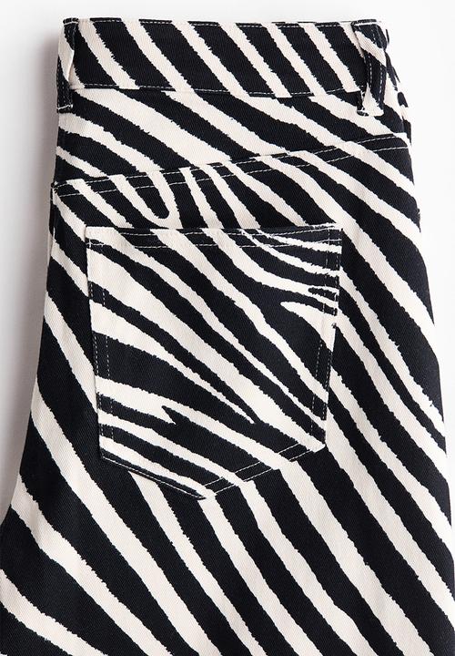 H&M - Barrel-leg twill trousers - black/zebra print