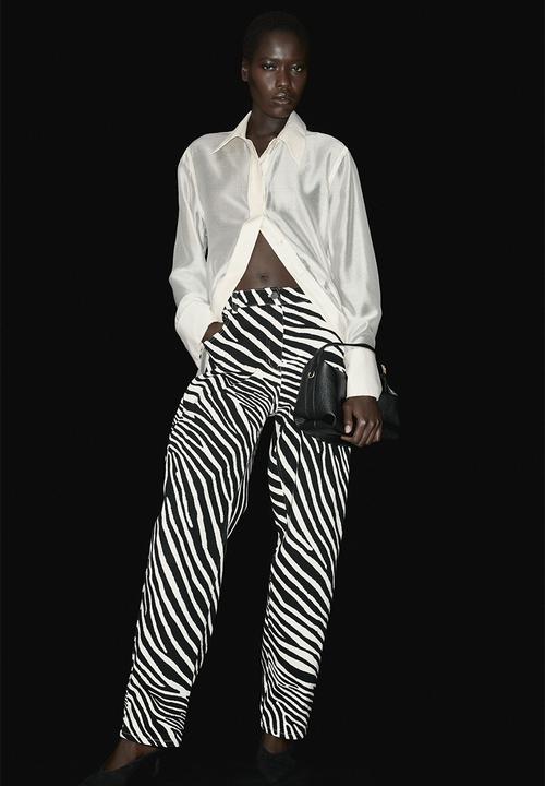 H&M - Barrel-leg twill trousers - black/zebra print