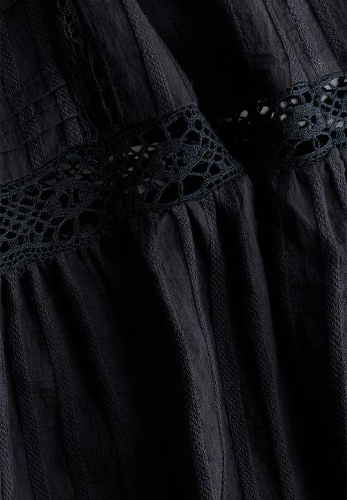 H&M - Lace-inset maxi skirt - black