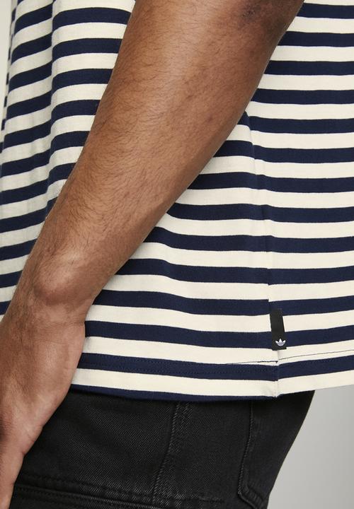 adidas Originals - STRIPED Tee  - Ecru tint/Collegiate Navy