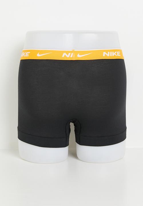 Nike - KE1008-Men's Dri-Fit Everyday Cotton Trunk 3 Pack - BLK UNI GLD/LIG PHTO BLU/OLV