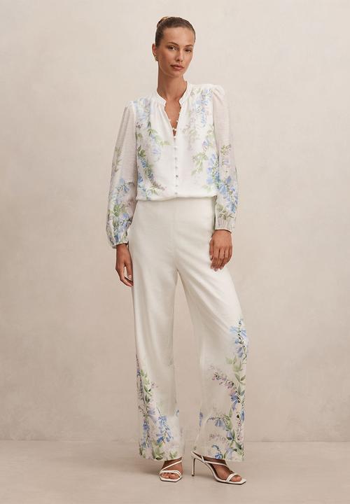Forever New - Dove placement print blouse in wisteria floral