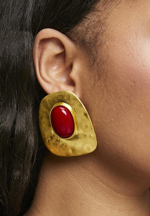 Tessa Design - Luca Abstract Hammered Metal Earrings With Gemstone-Gold/Red