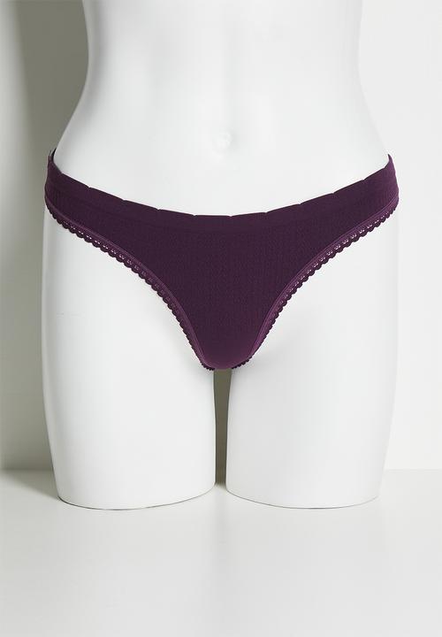 Cotton On - Seamless low rise g string brief - 3 pack - black/white/blackcurrant