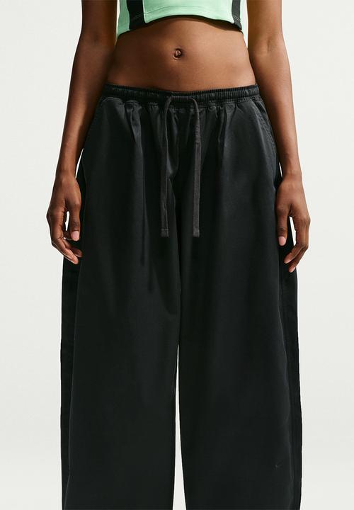 Nike - W Nk Street Utlty Wvn Os Pant - Black/Black