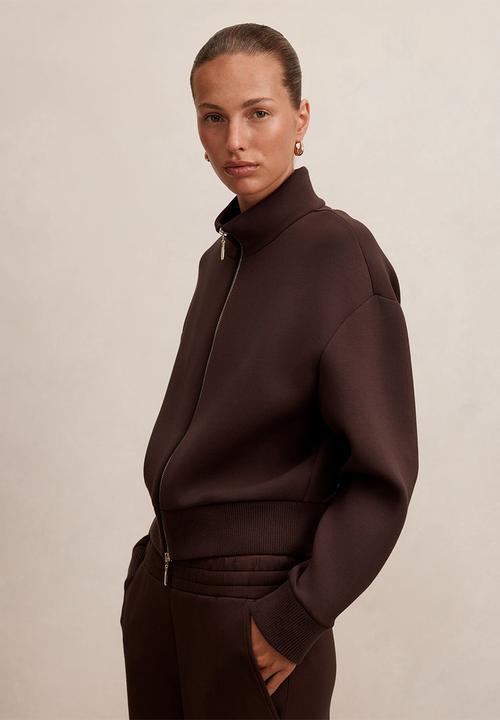 Forever New - Hannah zip lounge jacket in chocolate