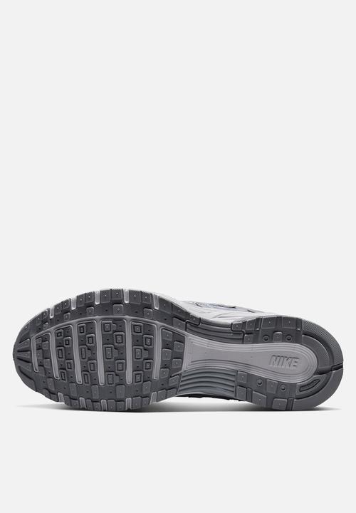 Nike - Nike P-6000