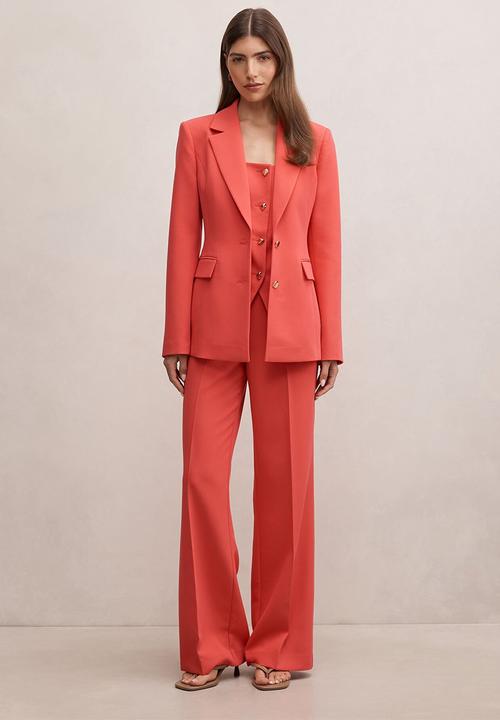 Forever New - Lee nipped waist blazer in pink suit