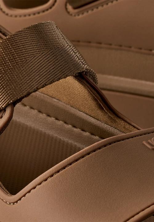 UGG® - GoldenGlow Sandal - brown