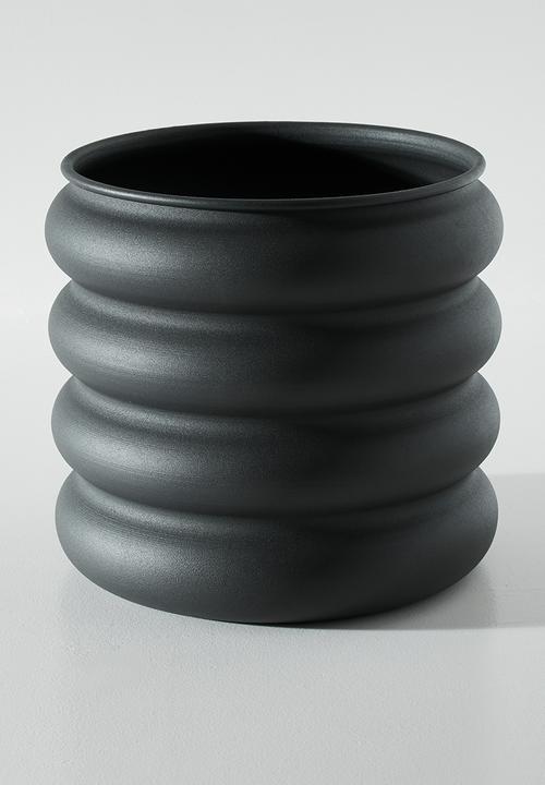 H&S - Rib metal planter set of 3 - Black