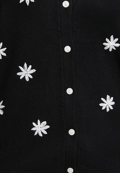 Me&B - Plus Scalloped Collar Daisy Knit  - Black Daisy