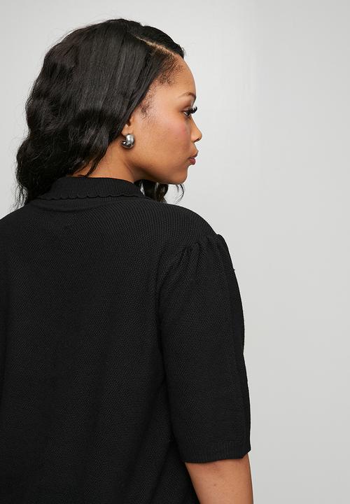 Me&B - Plus Scalloped Collar Daisy Knit  - Black Daisy