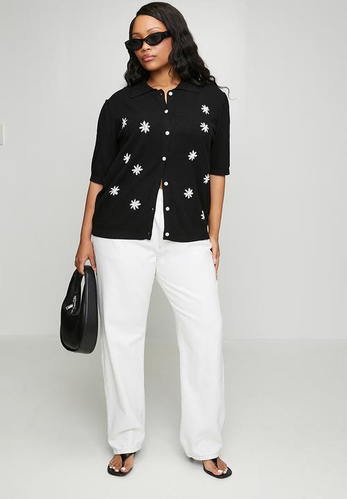Me&B - Plus Scalloped Collar Daisy Knit  - Black Daisy