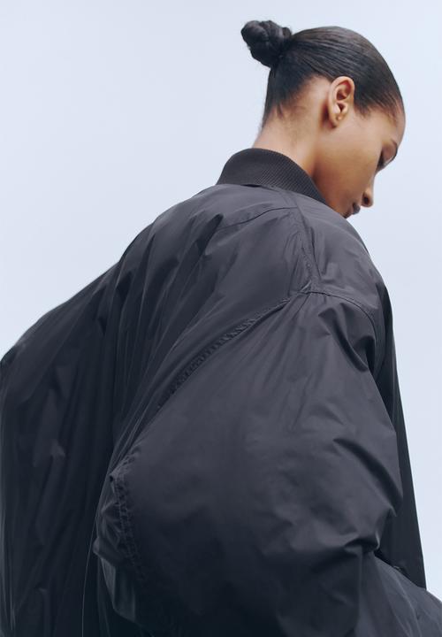 H&M - WARDROBE.NYC H&M:  Oversized down bomber jacket - black