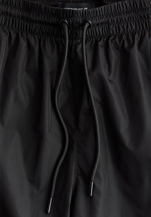 H&M - WARDROBE.NYC H&M:  Nylon track pants - black