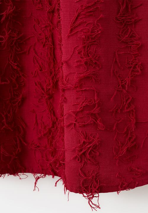 MANGO - Dress flecos - burgundy