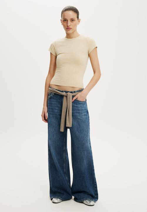 Cotton On - All Day Crew Tee - Honey Beige