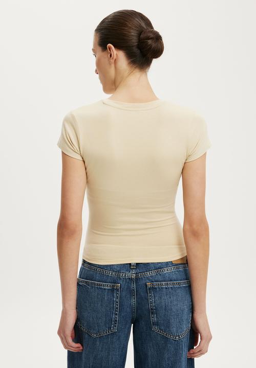 Cotton On - All Day Crew Tee - Honey Beige