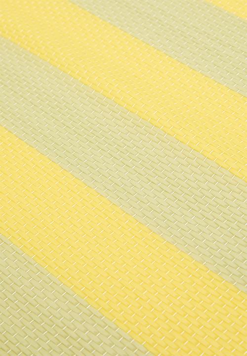 H&S - Stripe folded beach mat - yellow