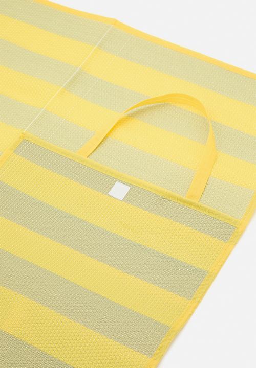 H&S - Stripe folded beach mat - yellow