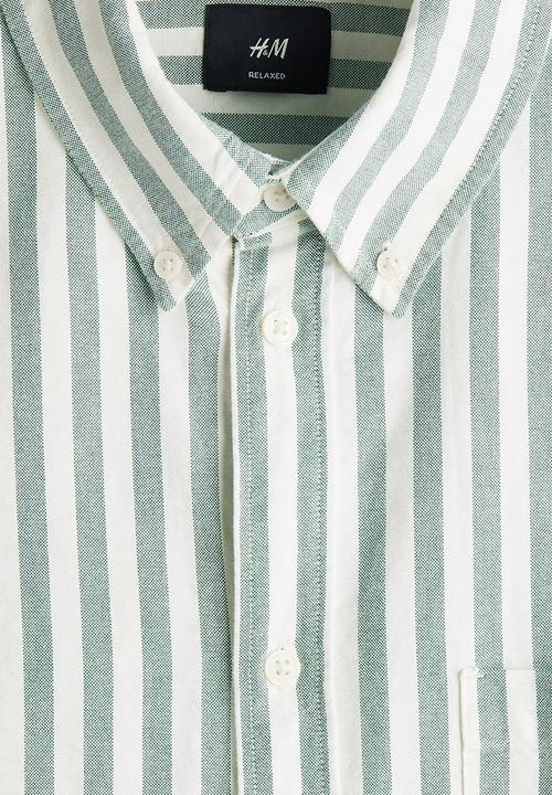 H&M - Relaxed fit oxford shirt - green/striped