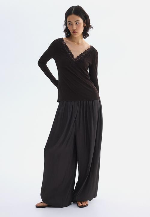 H&M - Lace-trimmed top - dark brown