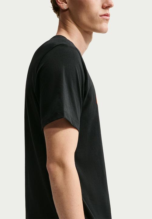 Nike - NSW Club Connect brand Std Tee - Black
