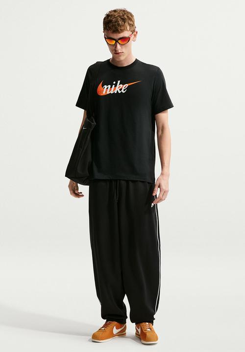 Nike - NSW Club Connect brand Std Tee - Black