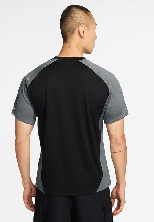 Nike - Air Wing SS Top - Smoke Grey/Black